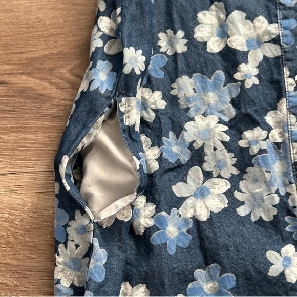 Blue White Chambray Floral Button Font Dress Fits Women Medium - Picture 7 of 9